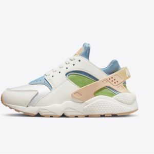 Nike Air Huarache SE Women's Shoes